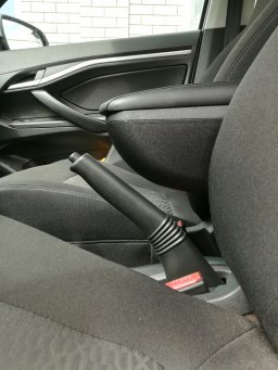 штатный подлокотник Armster на Лада Веста