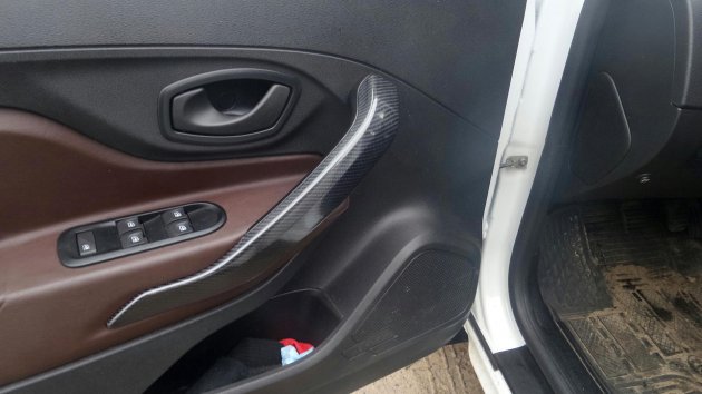 Ручки дверей на Lada XRAY в 5D карбон