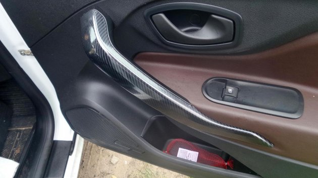 Ручки дверей на Lada XRAY в 5D карбон