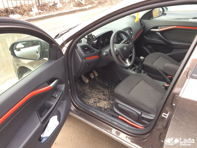 Красная пленка с AliExpress на Лада Веста: