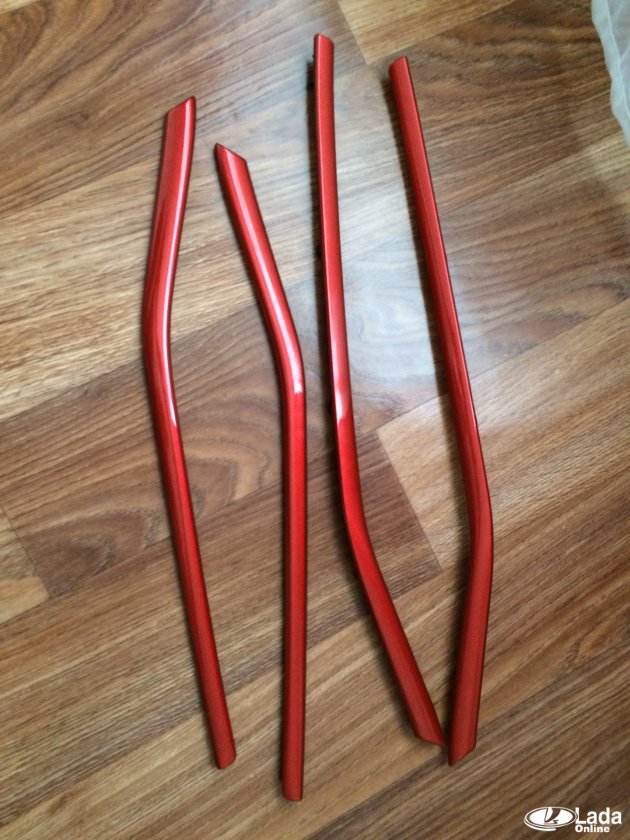 Красная пленка с AliExpress на Лада Веста: