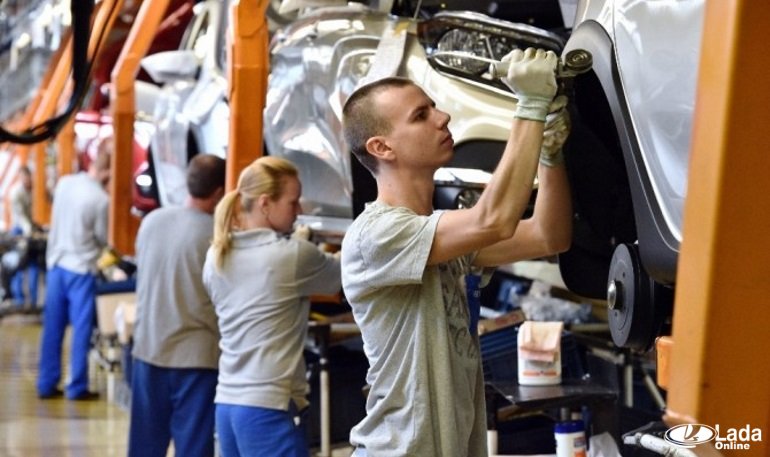 АВТОВАЗ выплатил 1,2 млрд руб компенсаций уволенным сотрудникам