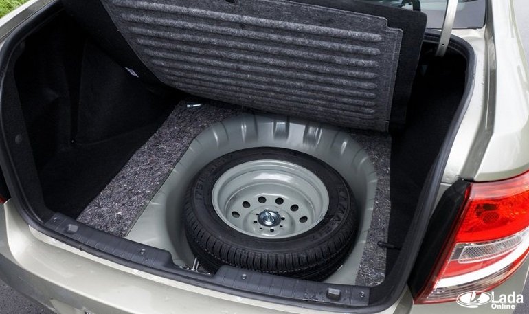 Как увеличить багажник и сохранить запаску на Лада Приора и Гранта
