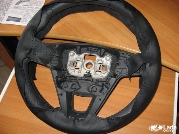 Кожаная оплетка руля Lada XRAY
