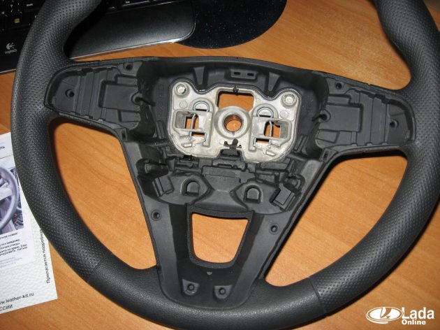 Кожаная оплетка руля Lada XRAY