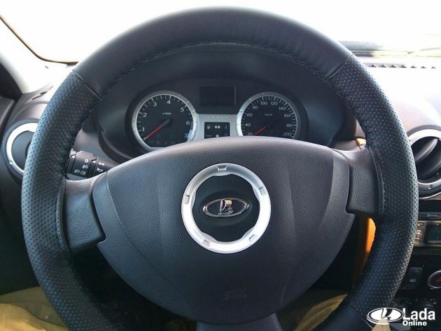 Кожаный руль на Ларгуса