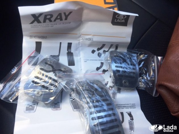 Живые фото накладок на педалях Xray
