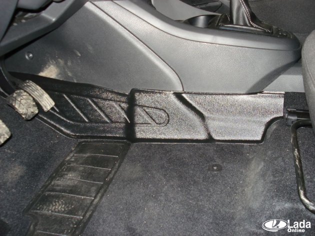 тоннельных накладок на Лада Веста