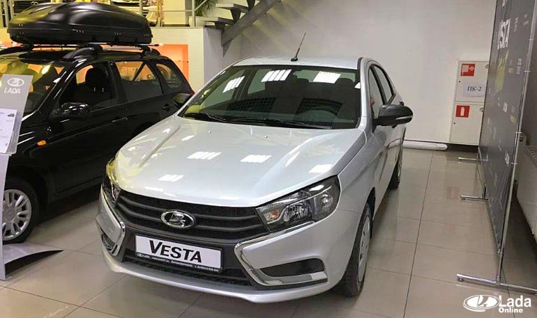 Цены на все комплектации Лада Веста выросли на 9 000 рублей