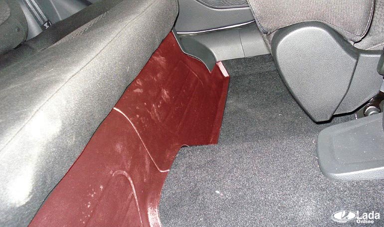 Обзор накладок на ковролин заднего сиденья Лада Веста