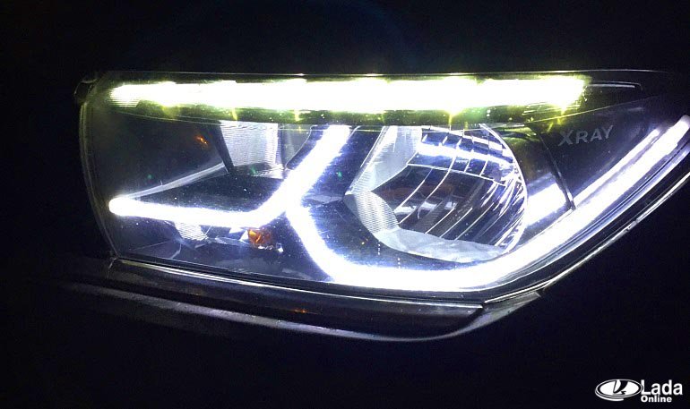 Установка гибких светодиодных ДХО в фары автомобилей LADA Установка гибких светодиодных ДХО в фары автомобилей LADA