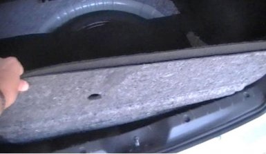 Снять ковролин багажника лада веста