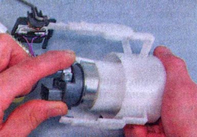 Замена электробензонасоса на Лада Веста