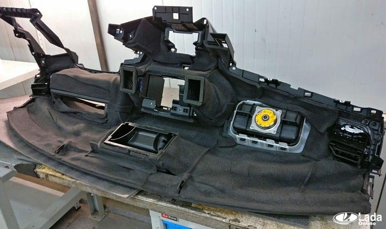Как сделать шумоизоляцию панели (торпедо) на автомобилях LADA Как сделать шумоизоляцию панели (торпедо) на автомобилях LADA