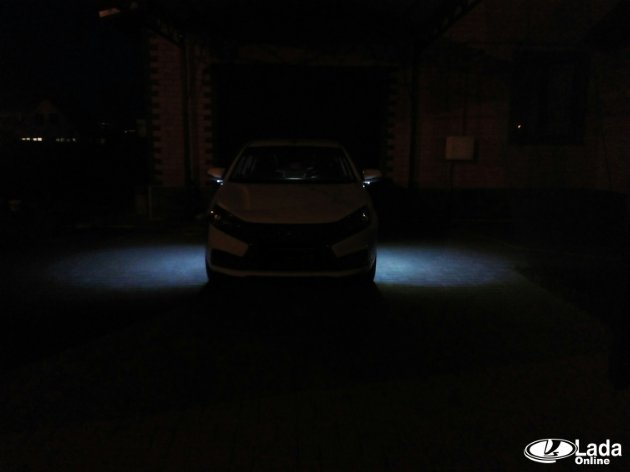 Подсветка в зеркалах Весты