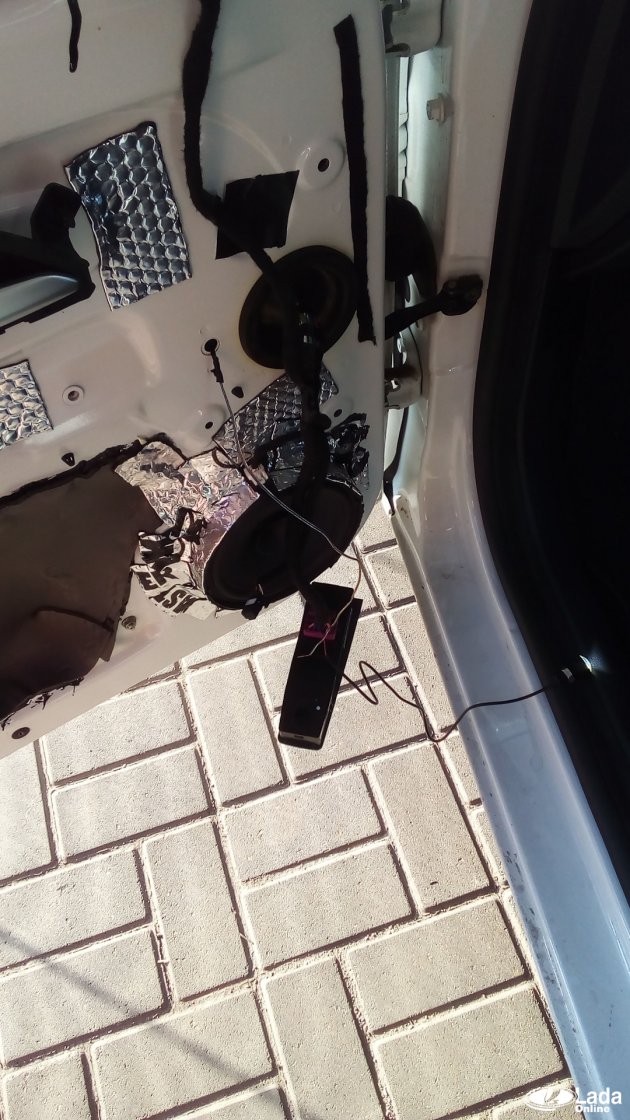 Подсветка в зеркалах Весты