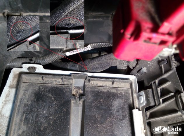 натирает провода двигателя о площадку АКБ XRAY