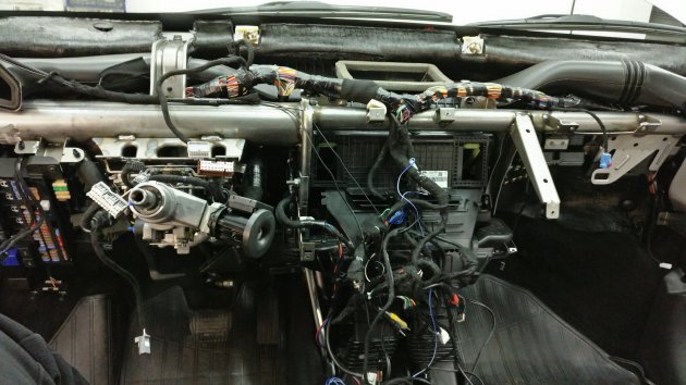 Процесс снятия торпедо Весты