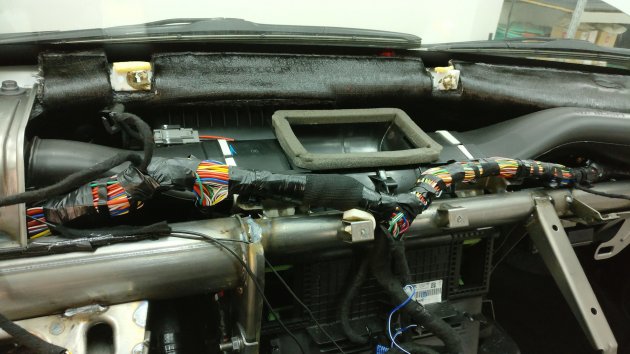 Процесс снятия торпедо Весты