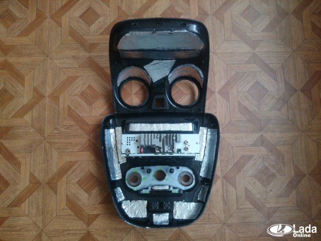 как сделать шумоизоляцию панели (торпедо) на Лада Гранта