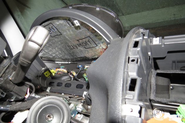 шумоизоляции панели (торпедо) на Лада Калина 2 без снятия