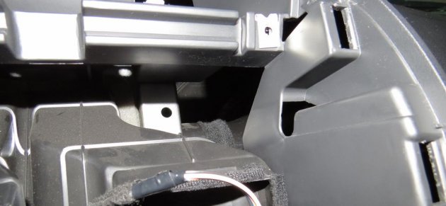 шумоизоляции панели (торпедо) на Лада Калина 2 без снятия