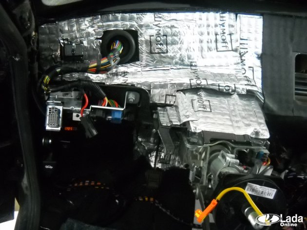 Шумоизоляция торпедо Лада Приора
