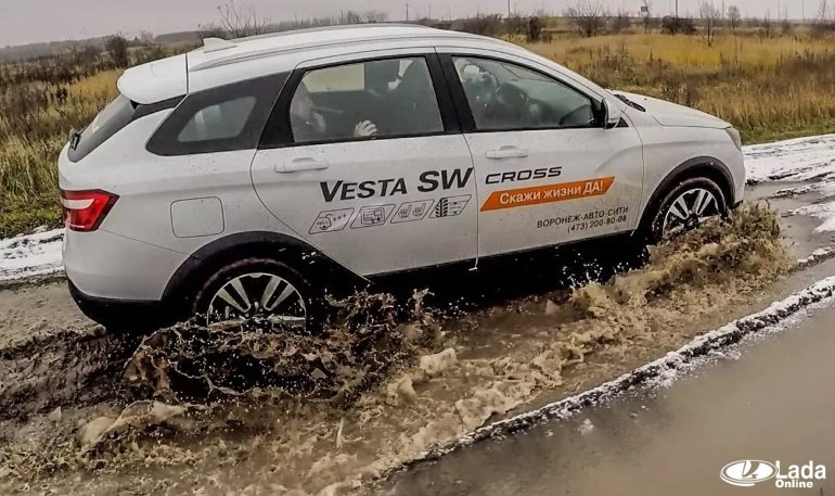 Проверка Lada Vesta SW Cross на легком бездорожье
