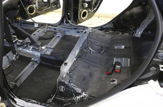 Шумоизоляция пола Lada Vesta