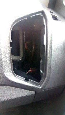 Как снять боковые воздуховоды Lada XRAY