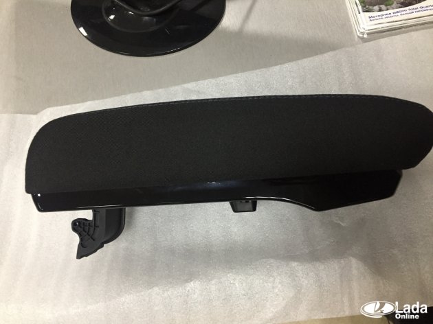 подлокотник лада веста 8450031576
