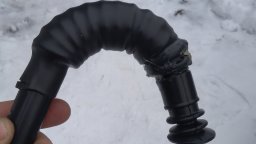 термоусаживаемая трубка на трубке охлаждения бардачка веста и xray