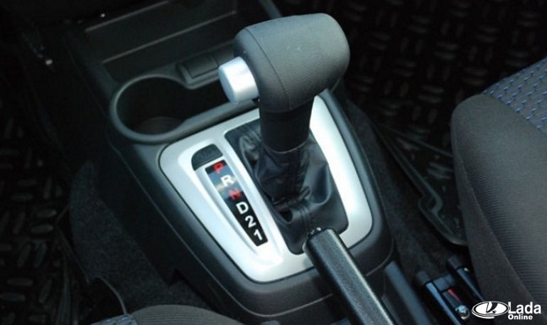 Доля продаж автомобилей с АКП в 2017 году составила 54%