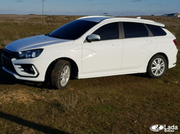 Lada Vesta SW в обвесе Юрол с раздвоенный выхлопом