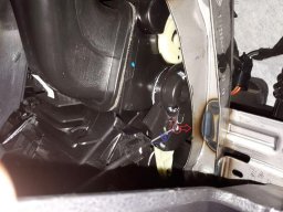 Освобождаем конец тросика Lada XRAY