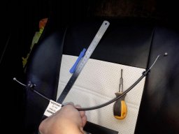 Снять второй конец тросика Lada XRAY