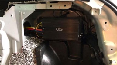 усилитель в багажнике lada vesta sw cross