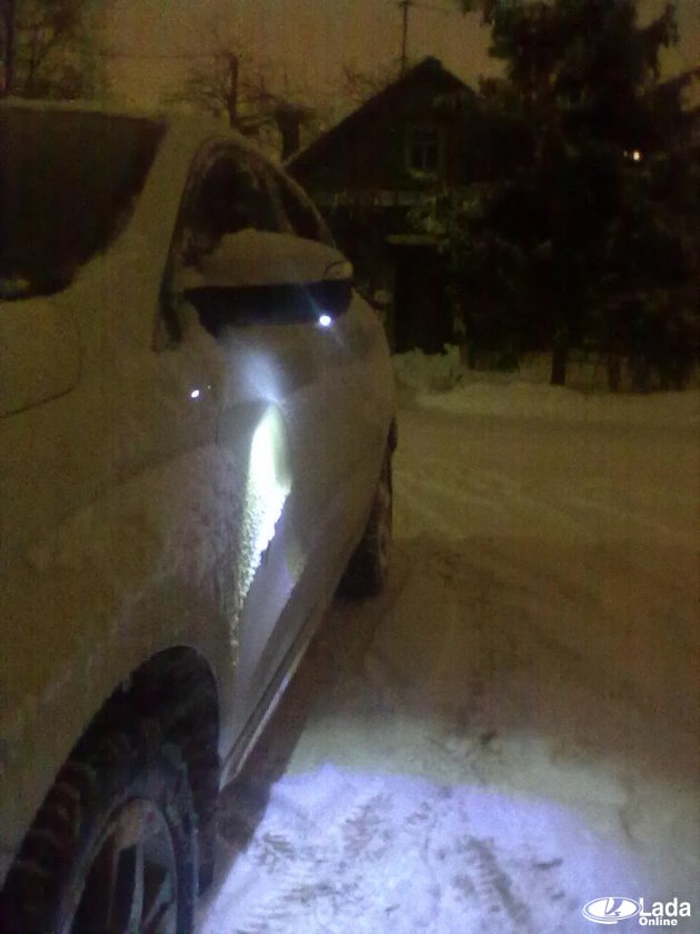 подсветка в зеркалах Lada XRAY