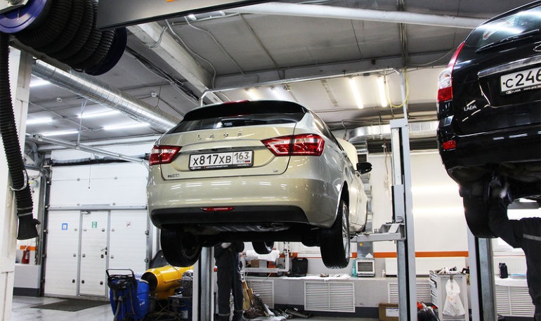 Первые проблемы Lada Vesta SW из парка «За рулем»