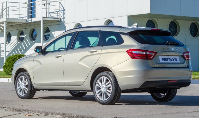 АВТОВАЗ начинает экспорт LADA Vesta SW/Cross в Европу