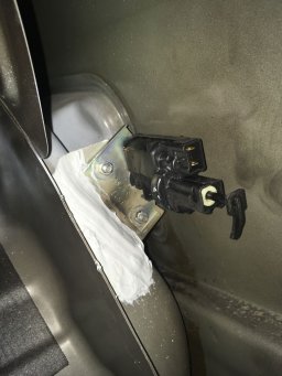 Привариваем к арке, промазываем герметиком и закрашиваем