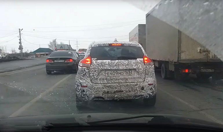 Lada Vesta Cross Sedan и Lada XRAY Cross засняли на видео