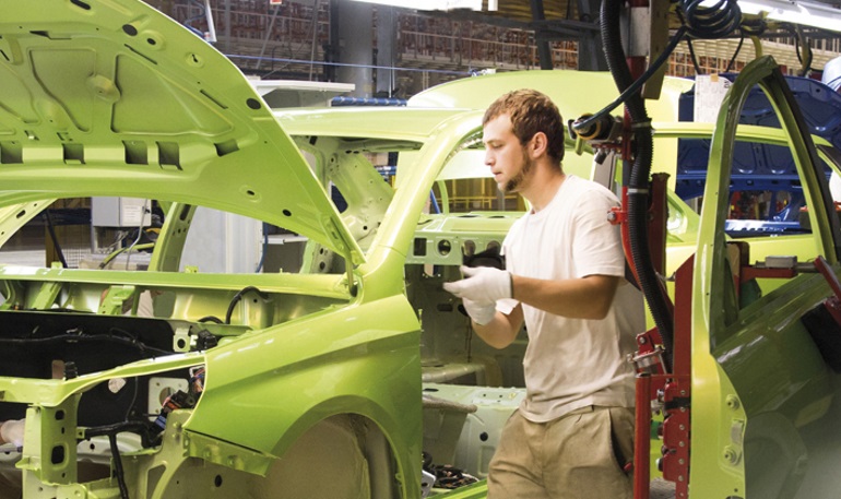 Завод LADA Ижевск приостановил выпуск Lada Vesta