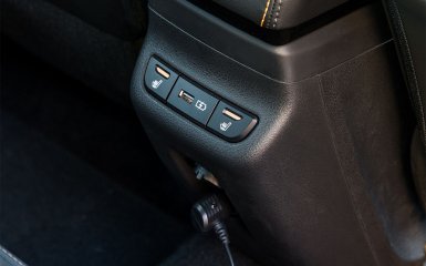 понравилась зарядка от заднего USB порта