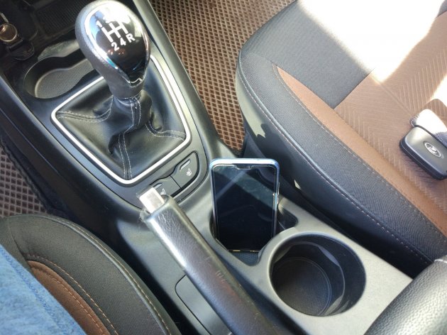 Подлокотник от KIA Ceed в Lada Vesta