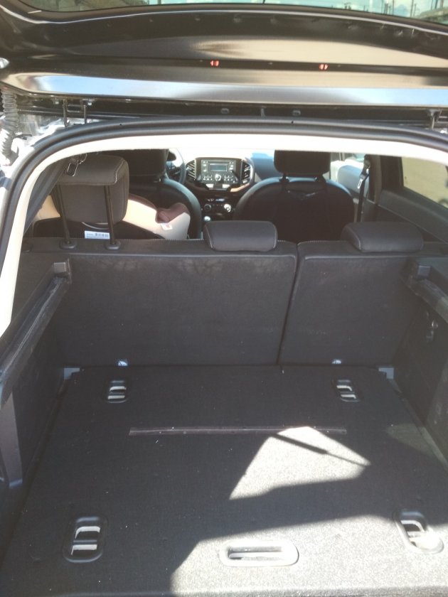 фальшпол в Lada XRAY: