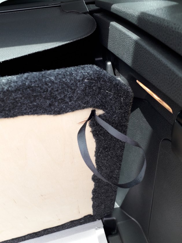 фальшпол в Lada Vesta SW