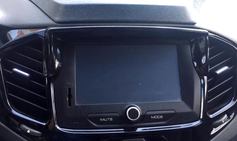 Установка козырька для магнитолы Lada Vesta