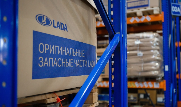 На границе с Казахстаном задержали поддельные автозапчасти LADA