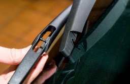 Как заменить задние щетки стеклоочистителя на Lada XRAY